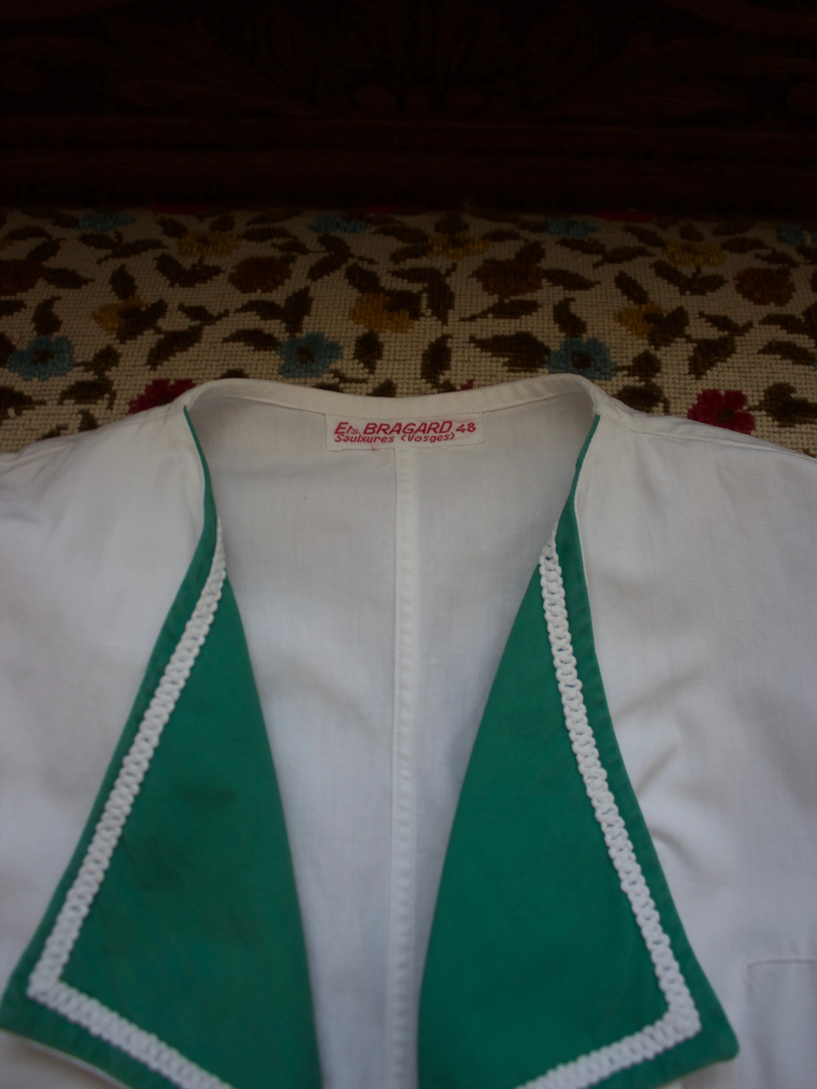 1940s Ivory & Green Accent Cotton Smock Blouse