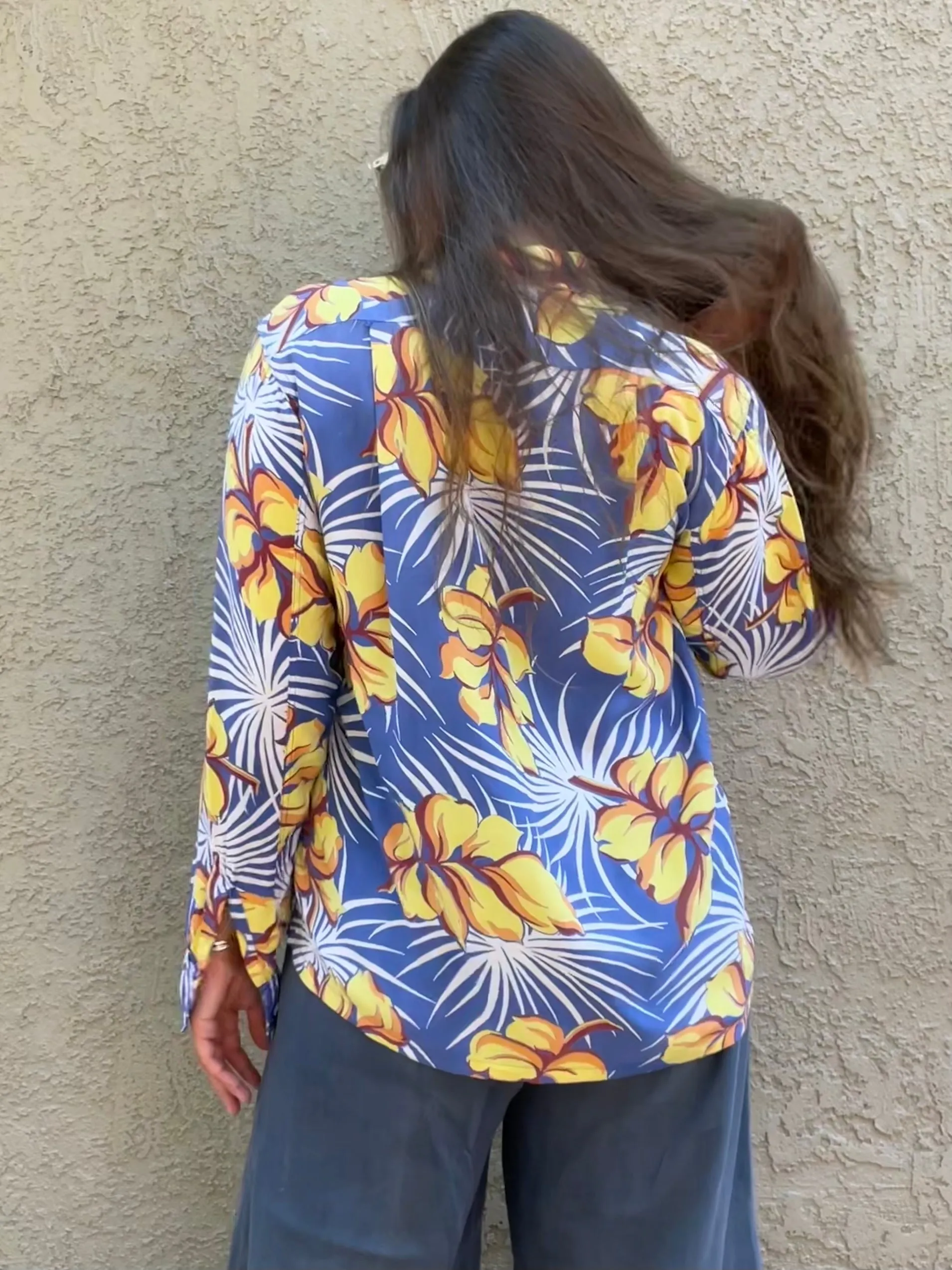 1940s/1950s Hawaiiana Sportswear Loop Collar Rayon Shirt