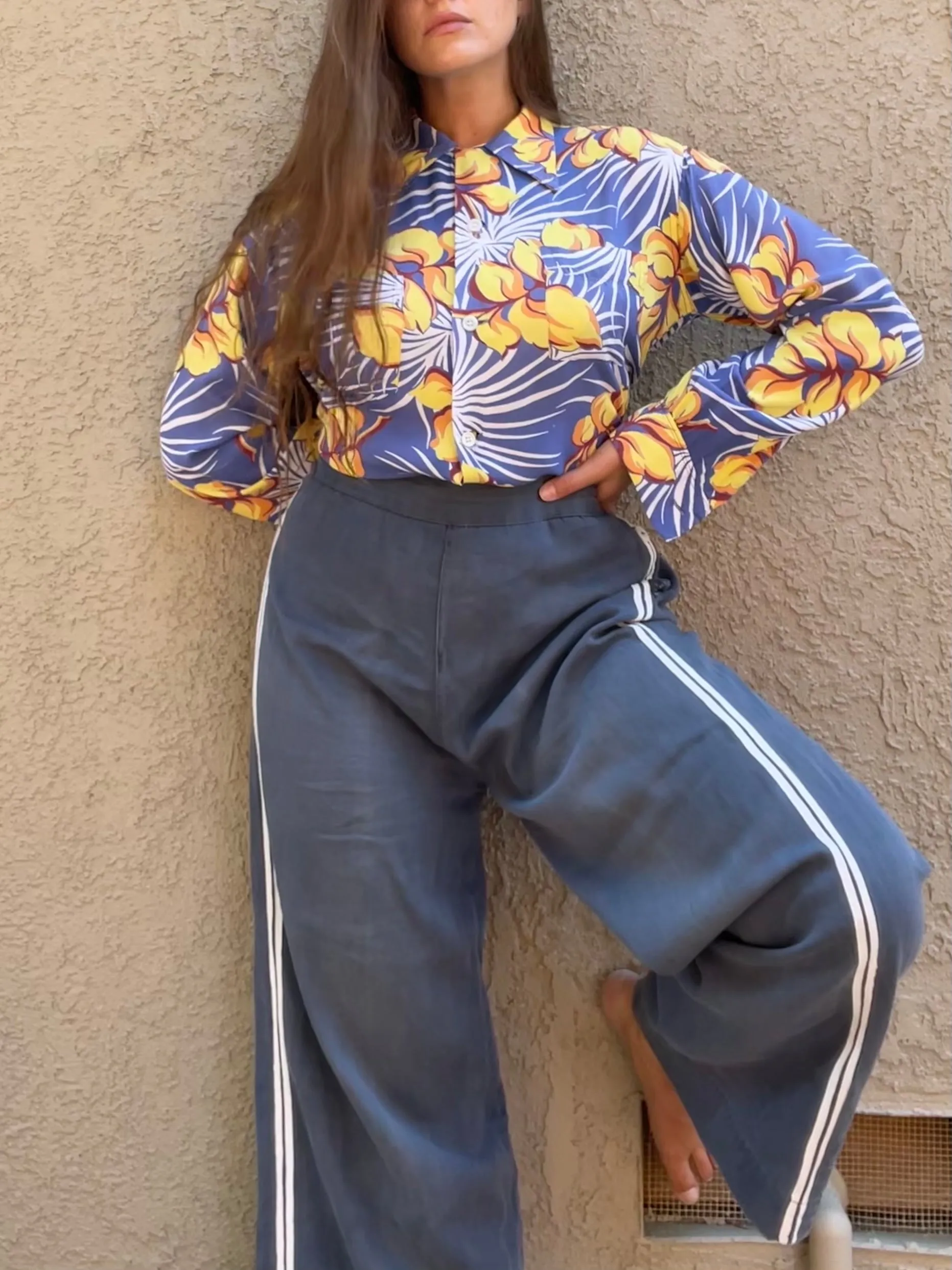 1940s/1950s Hawaiiana Sportswear Loop Collar Rayon Shirt