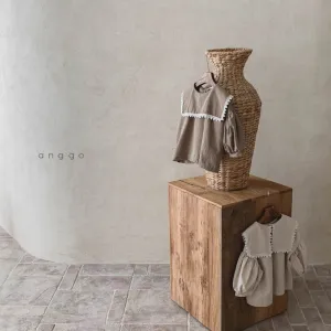 Anggo Hazel Blouse (2 colour options)