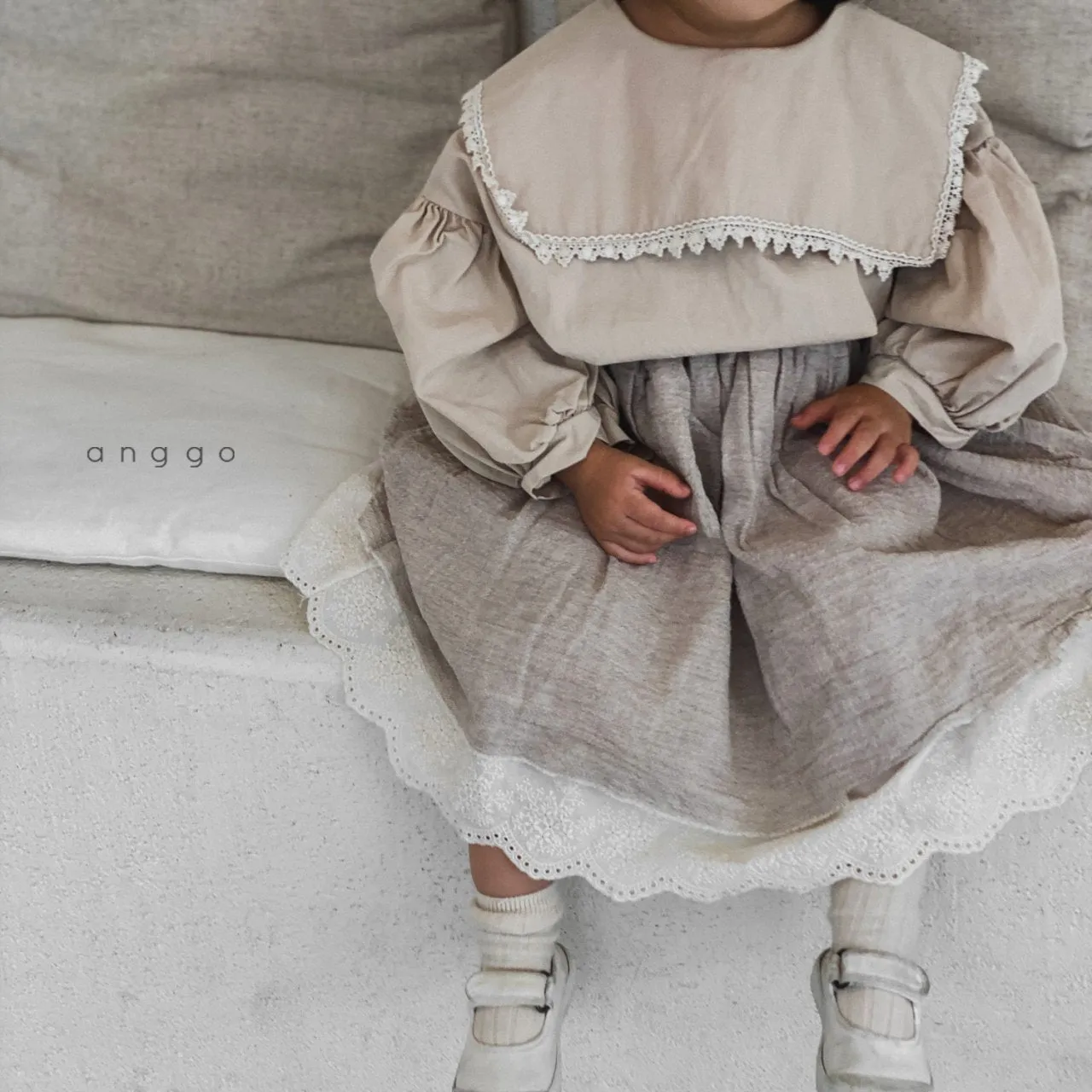 Anggo Hazel Blouse (2 colour options)