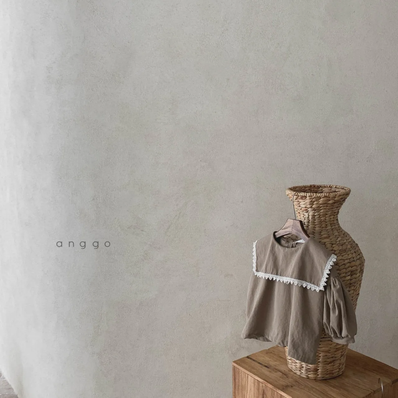 Anggo Hazel Blouse (2 colour options)