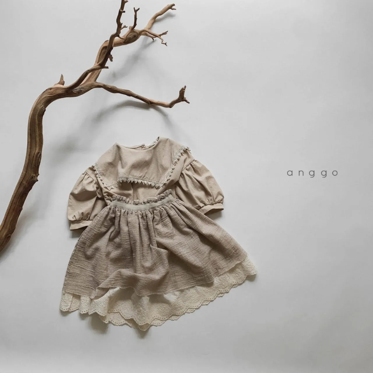 Anggo Hazel Blouse (2 colour options)