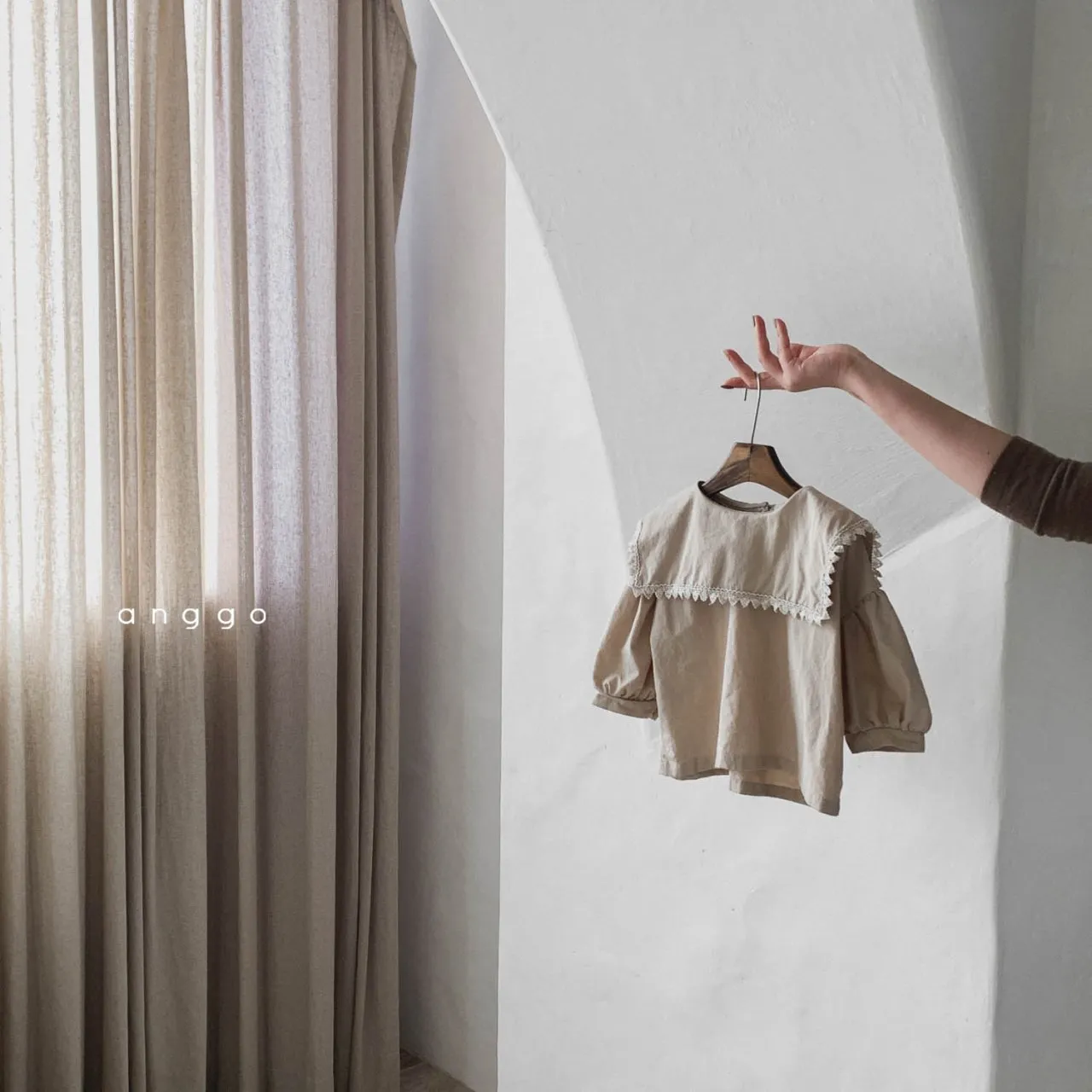 Anggo Hazel Blouse (2 colour options)