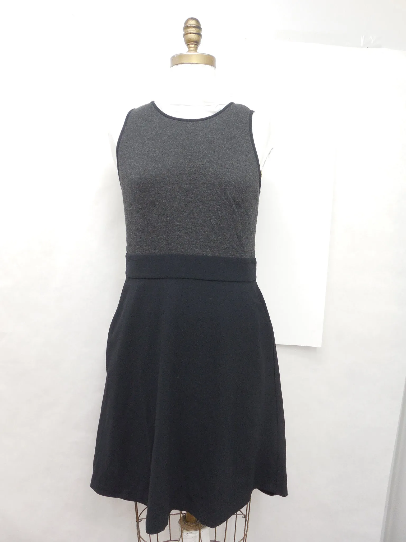 Ann Taylor LOFT Gray Back Zip Mixed Media Flare Dress Size 8