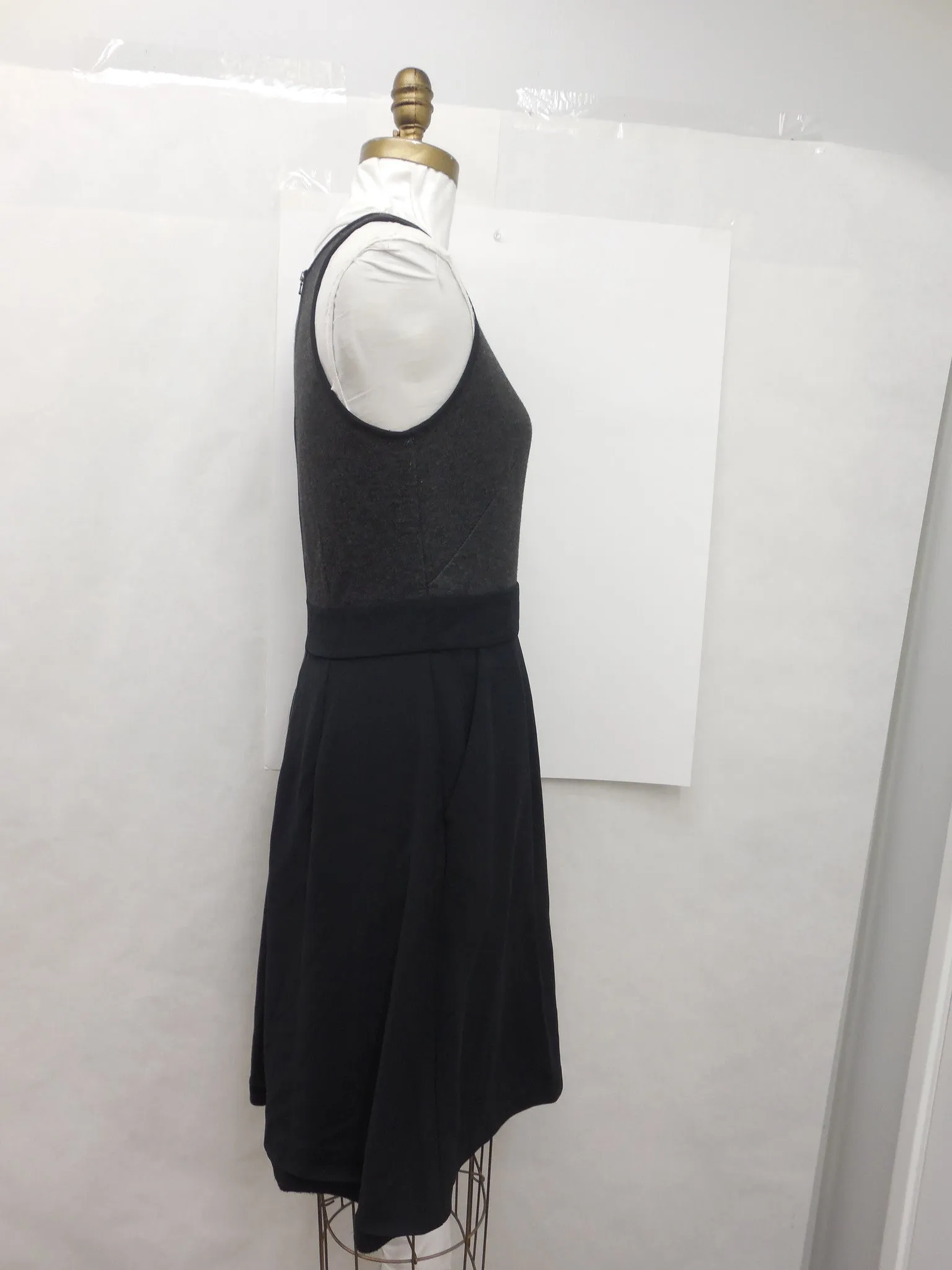 Ann Taylor LOFT Gray Back Zip Mixed Media Flare Dress Size 8