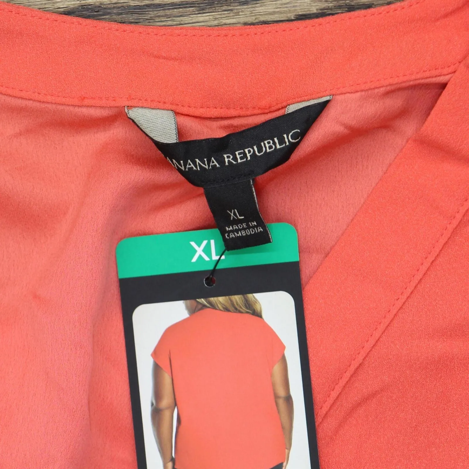 Banana Republic Womens Sleeveless Woven Blouse V-Neck Shirt Top Coral Red XL