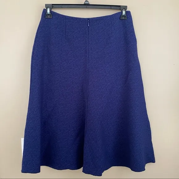 CAbi NWT Tulip Textured Ponte Knit Navy Skirt