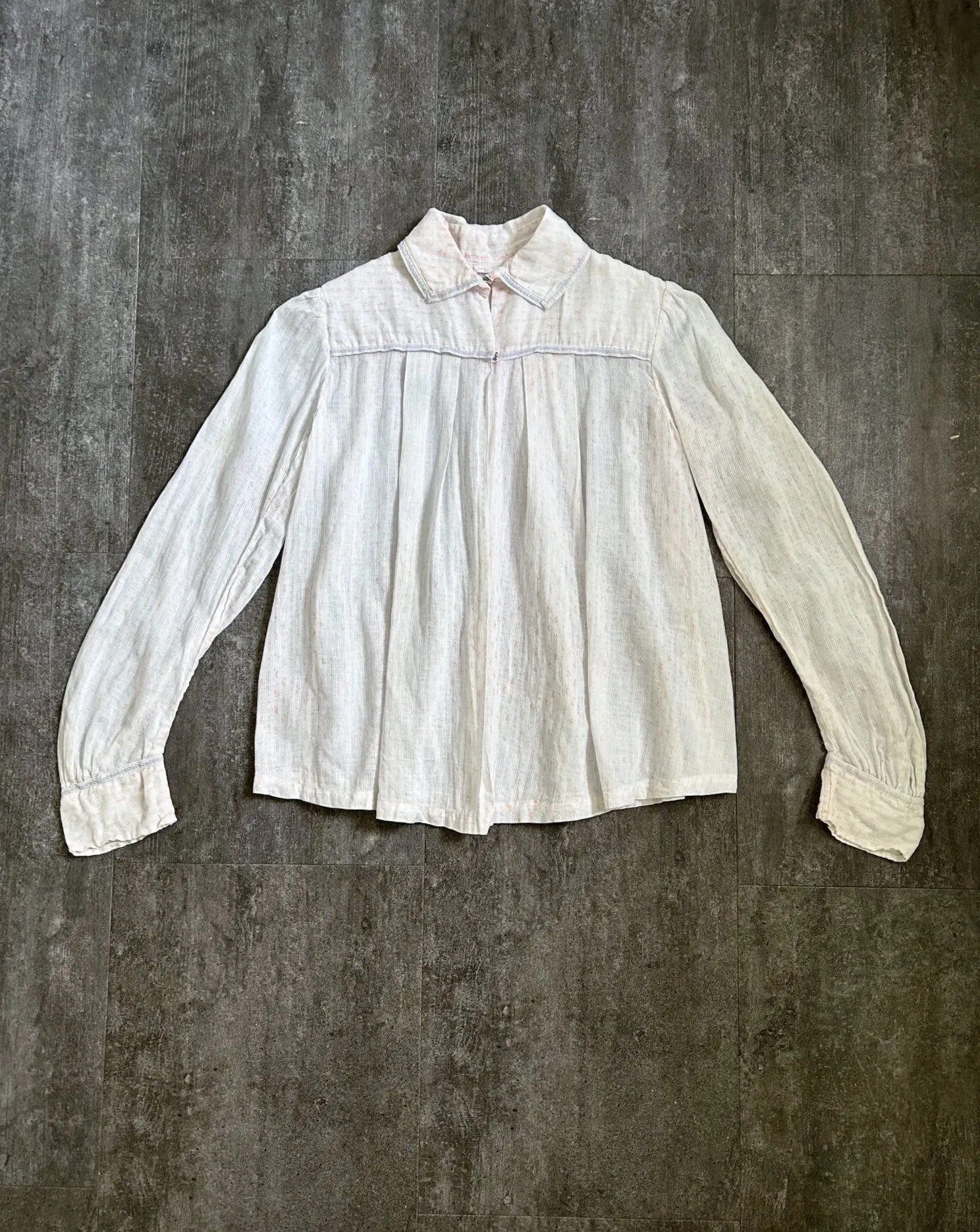 Edwardian era antique blouse . vintage top . size xs to small