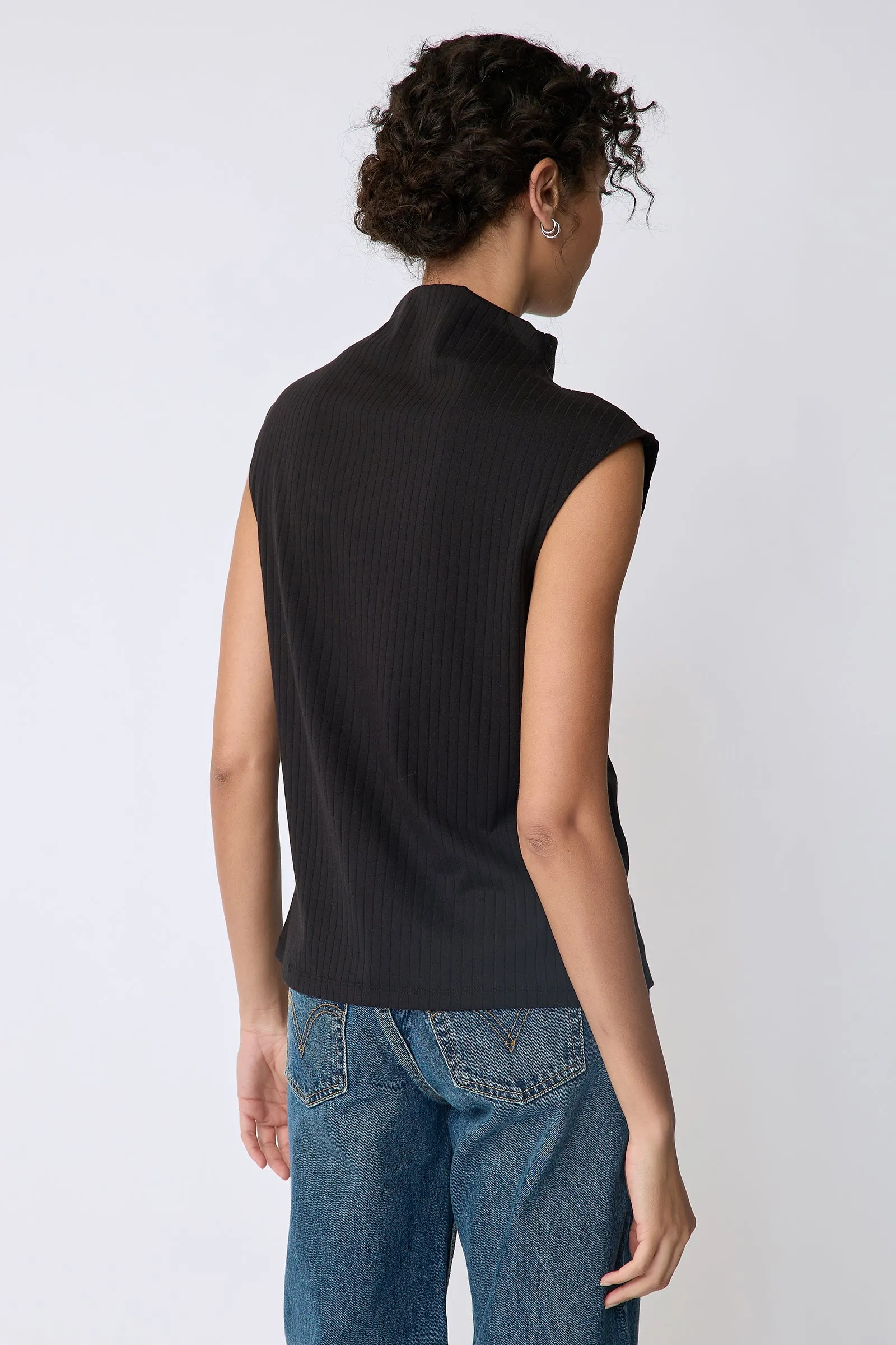 Eva Funnelneck Tee - Black
