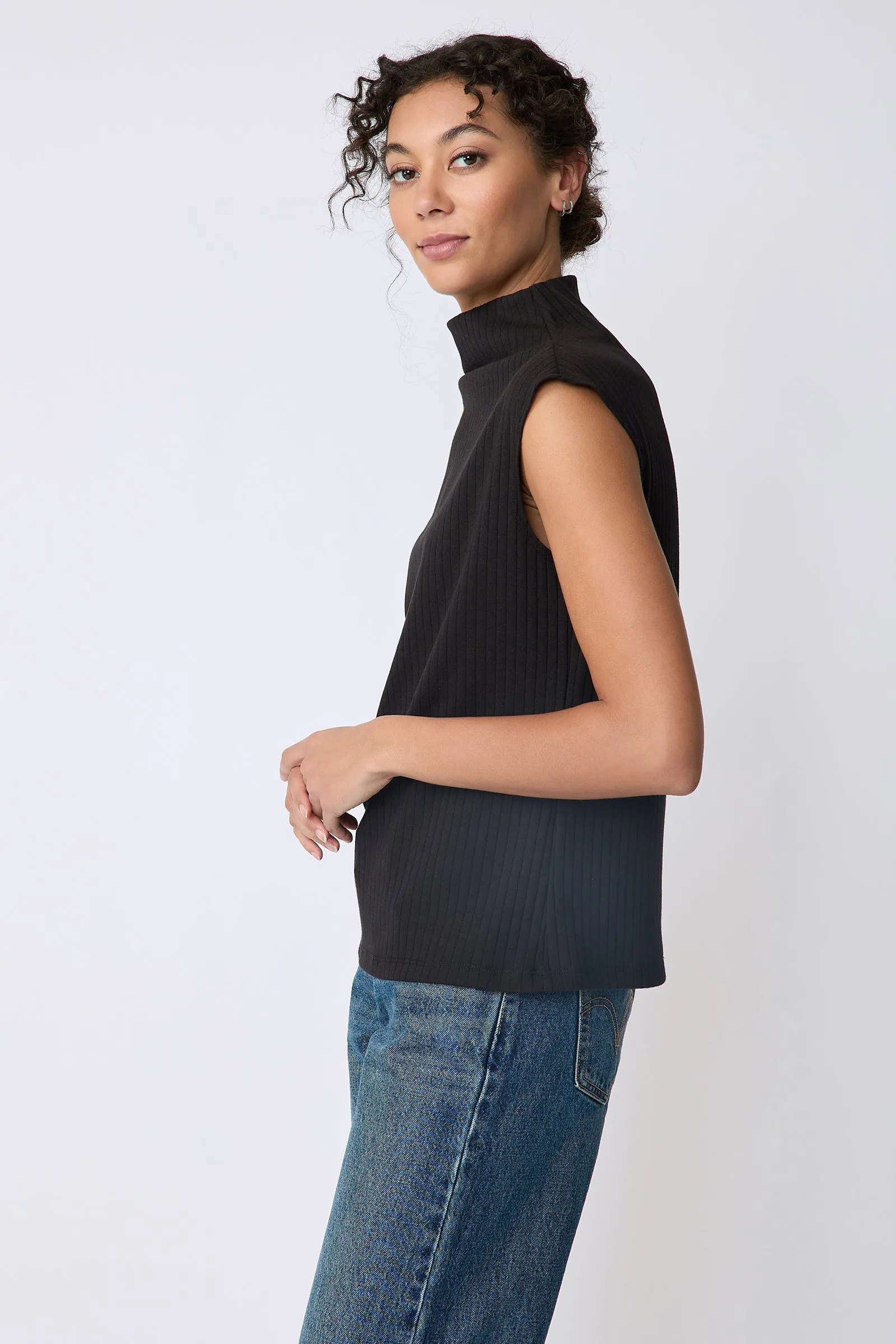 Eva Funnelneck Tee - Black