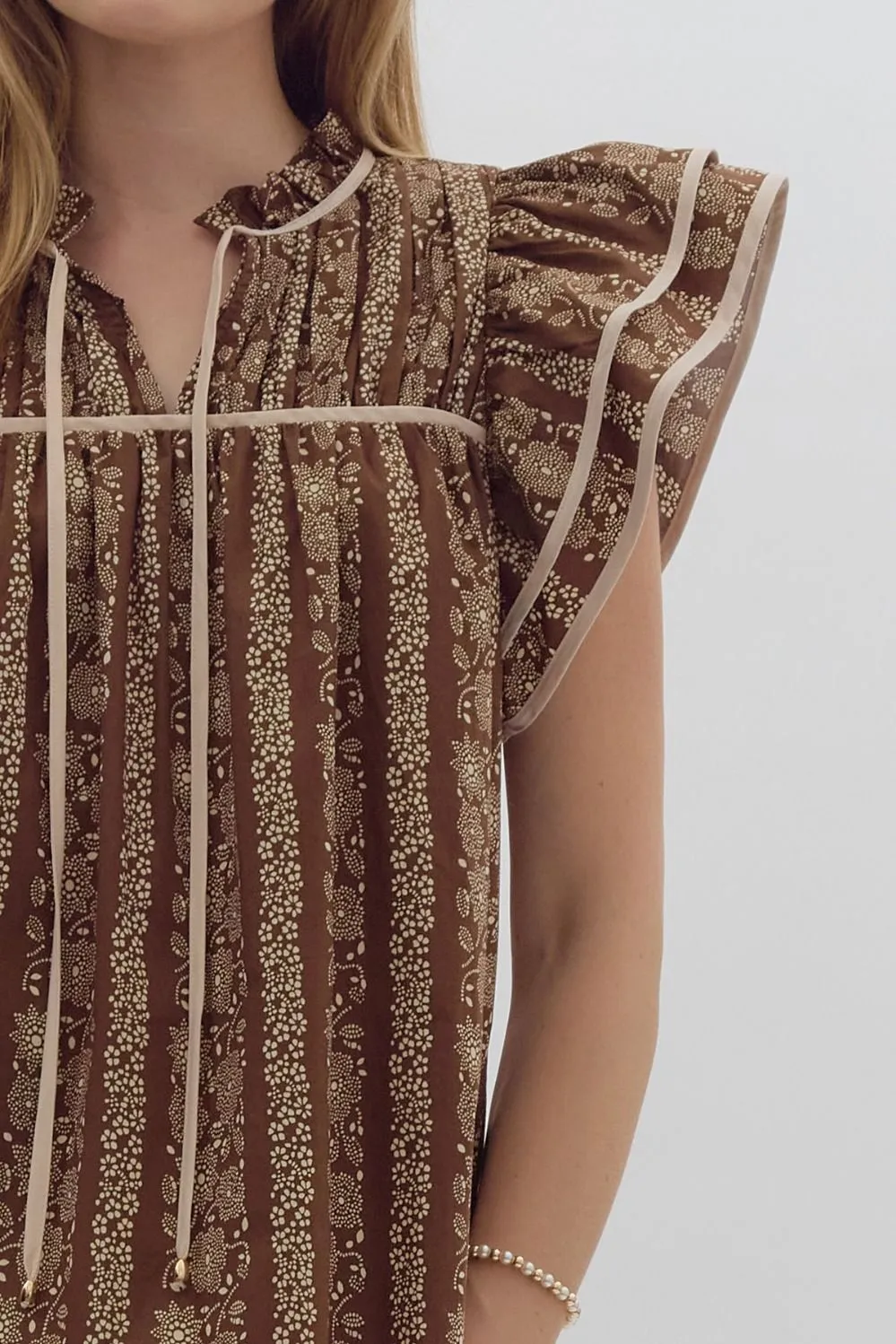 Floral Tiered Sleeve Top {Brown}