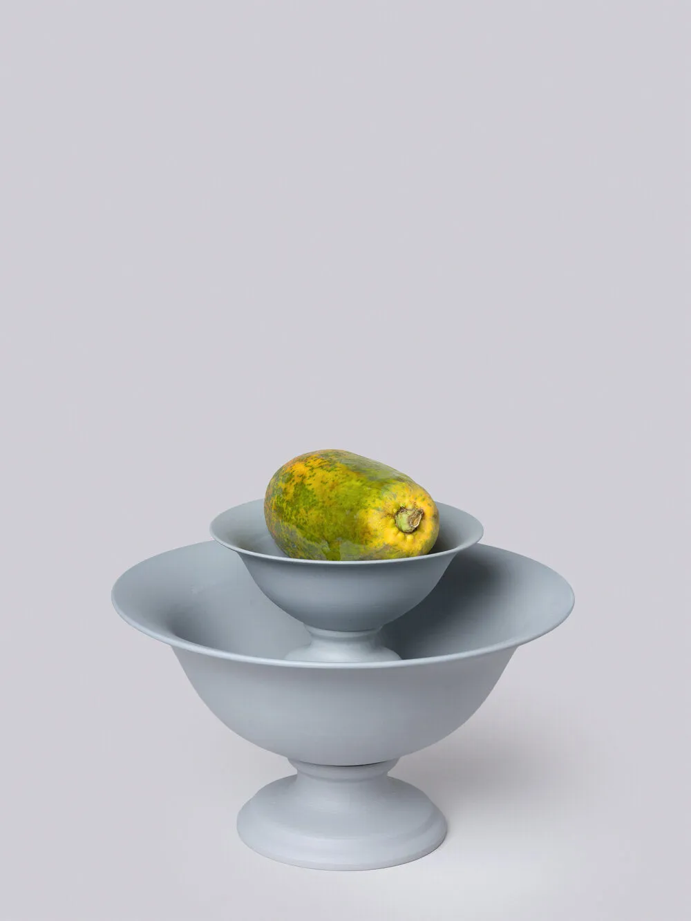 FOOTED VASO (STEEL GREY)