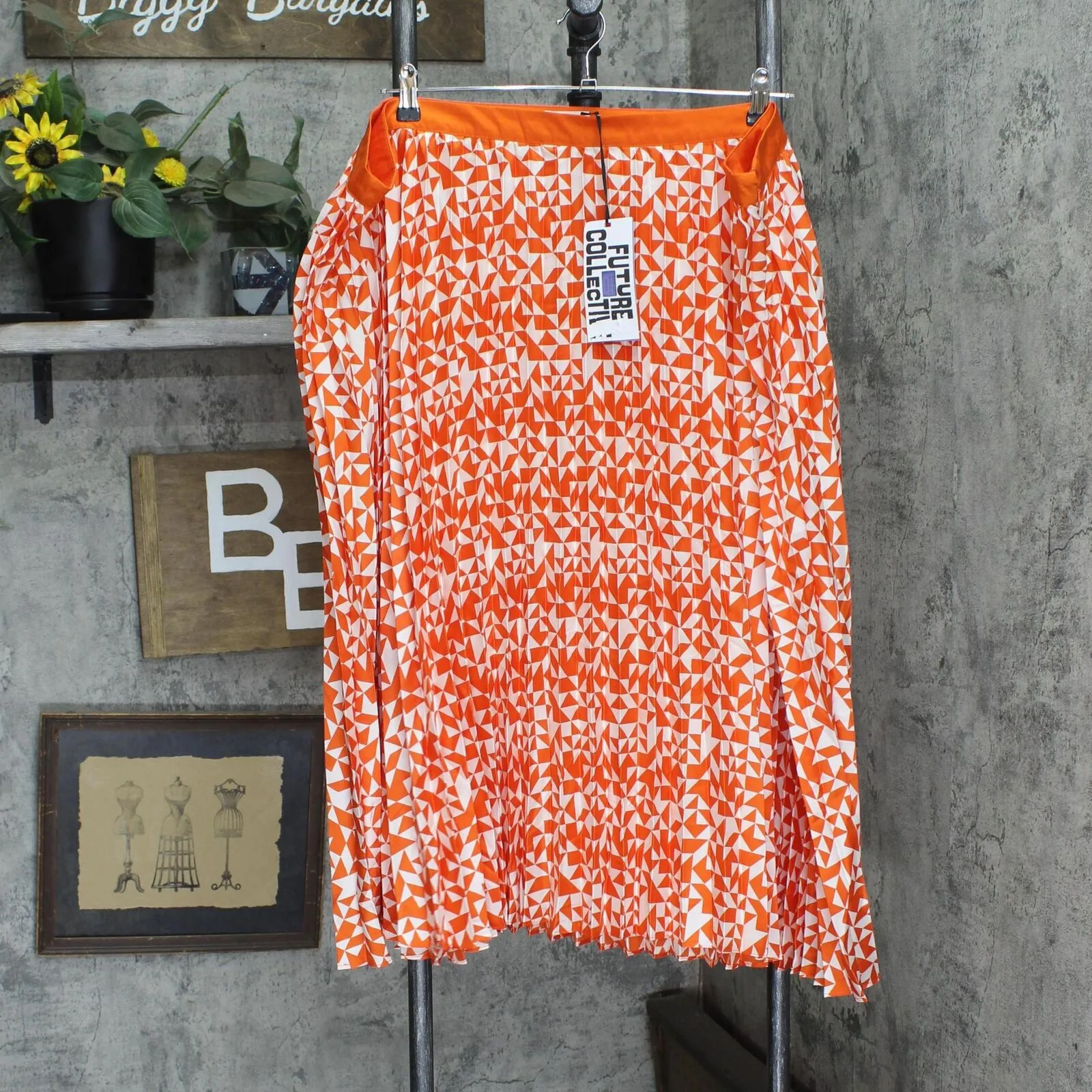 Future Collective With Kahlana Pleated A-Line Skirt Orange Geometric 24W / 26W