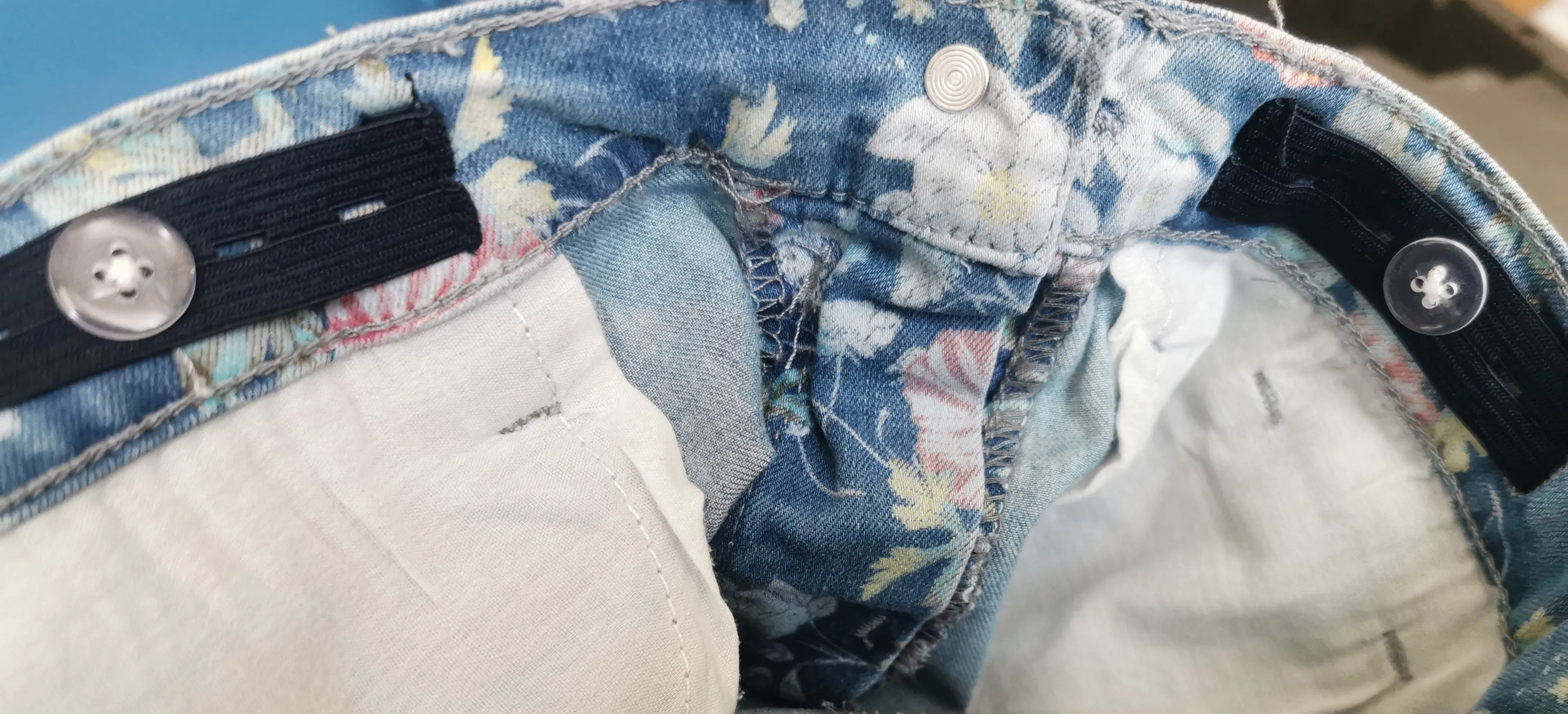 GIRL SIZE LARGE (12 YEARS) - DEX Kids, Soft Floral Jeans NWOT B46