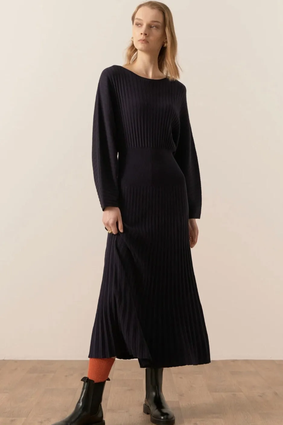 Gizelle Pleated Dress Black