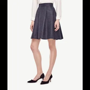 💓HP🎊Ann Taylor textured dot pleated skirt