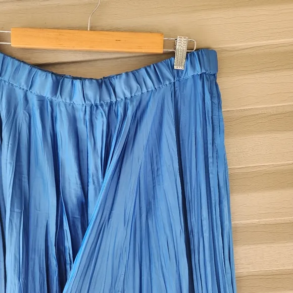 J. Jill blue pleated accordion pull on solstice midi skirt size M