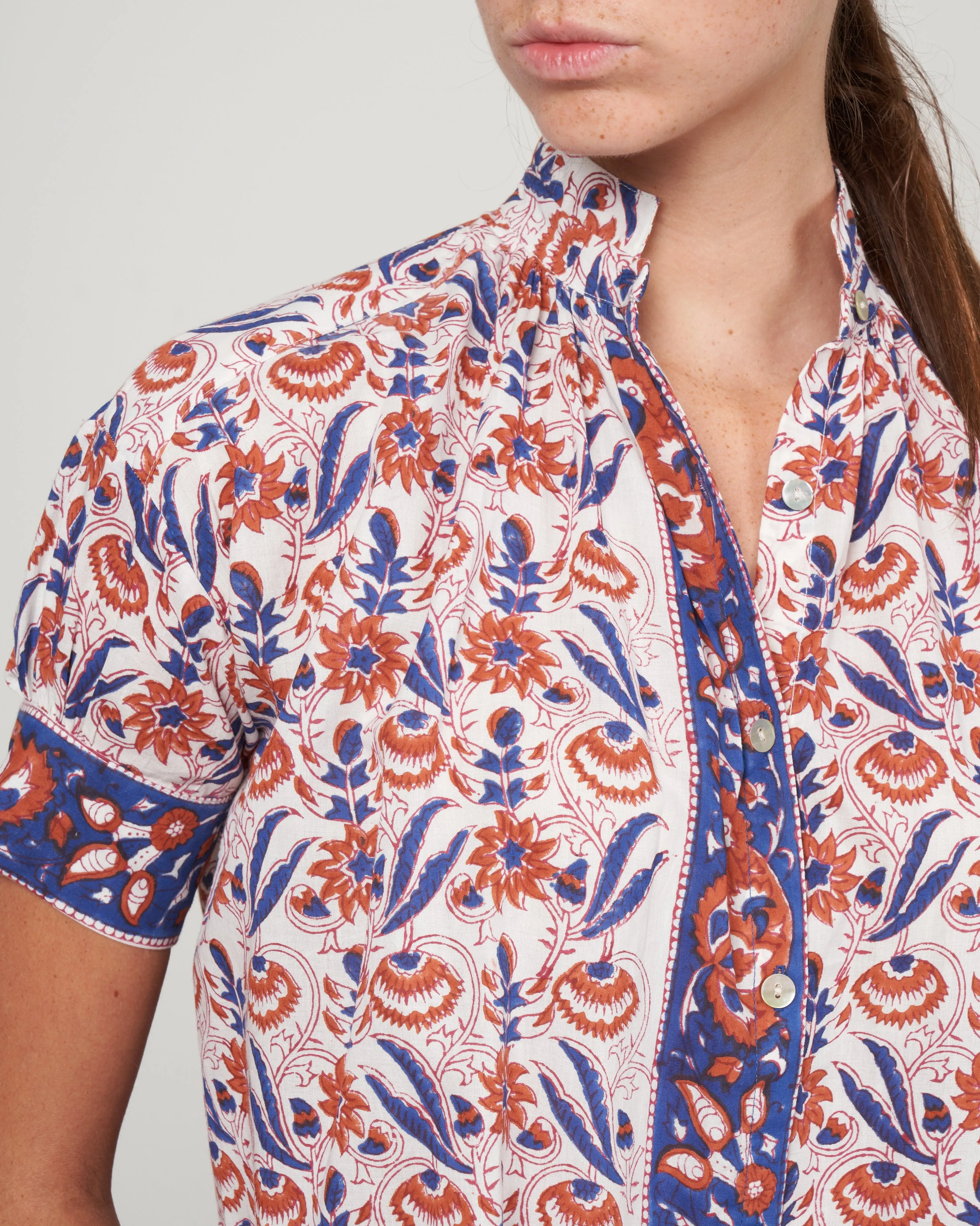 kitsey cosmos shirt - brown/white brown floral