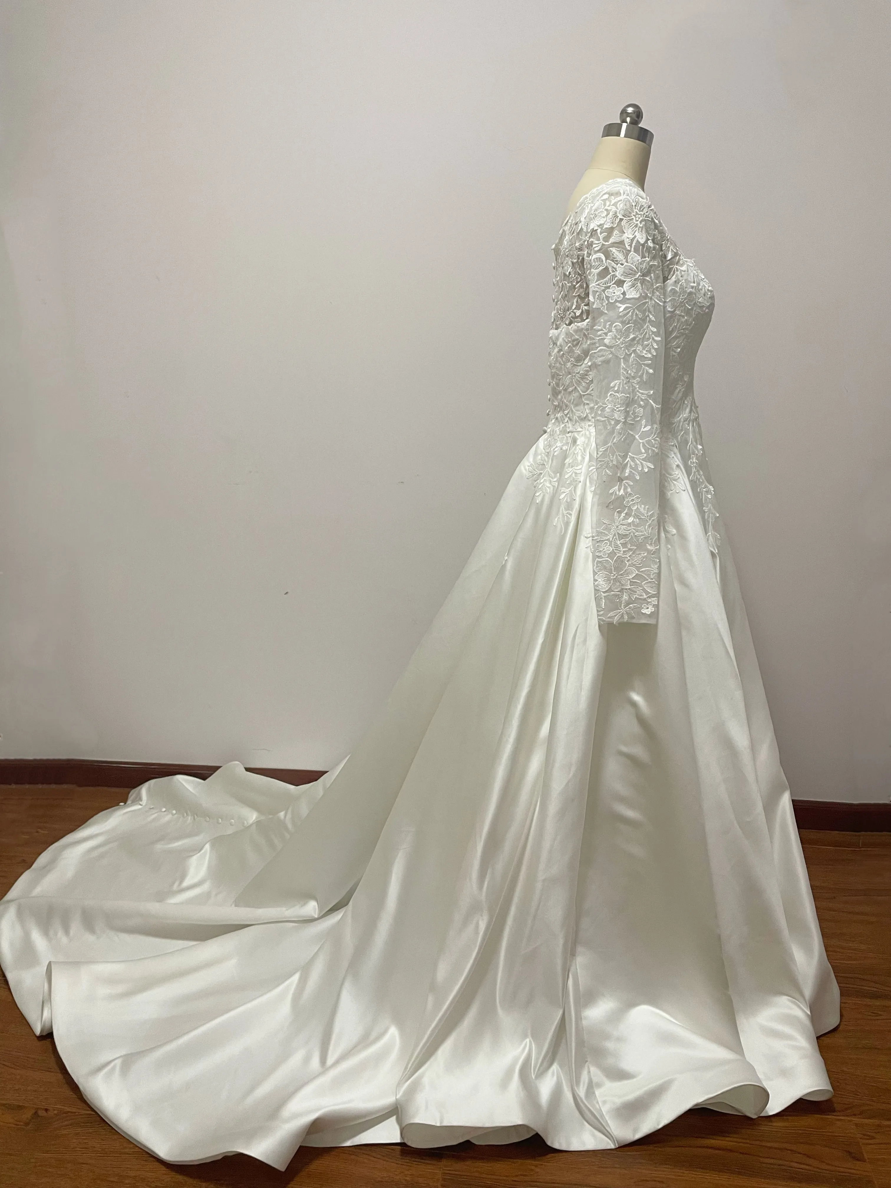 Long Sleeve Lace Ivory Satin Wedding Dress