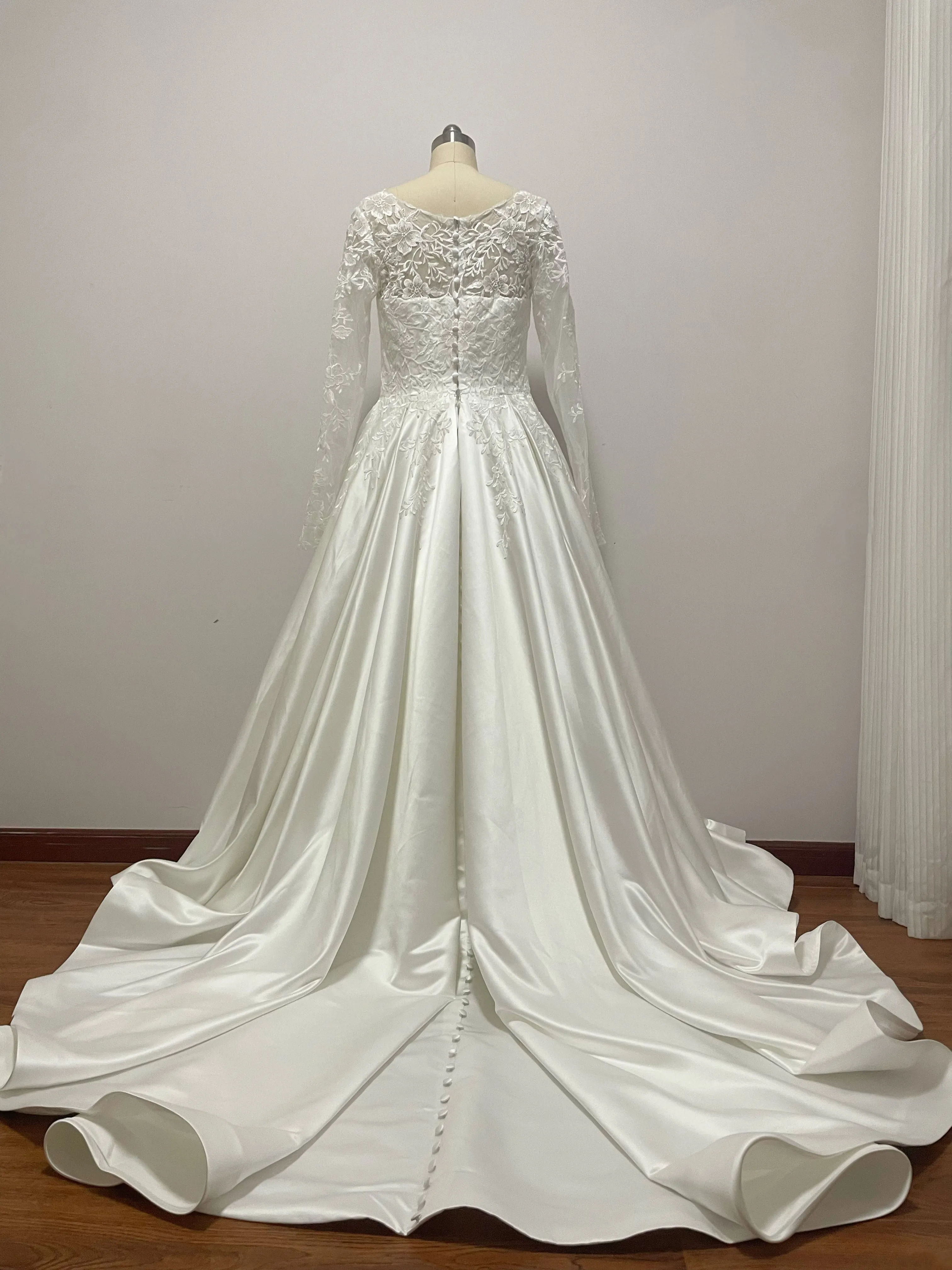 Long Sleeve Lace Ivory Satin Wedding Dress