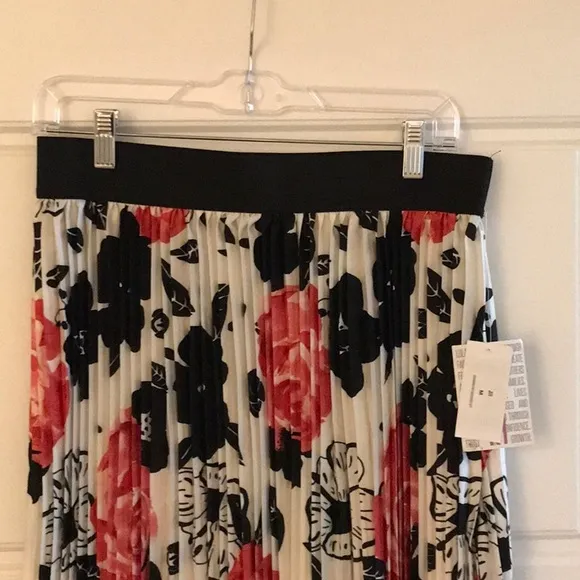 LuLaRoe Jill Skirt