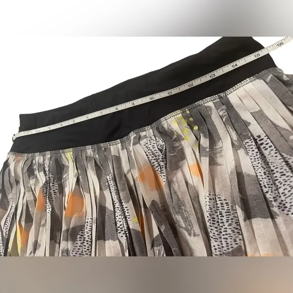 Lululemon Pleat to Street II Pleated Skirt Pickle Ball, Tennis, Golf- Size 6