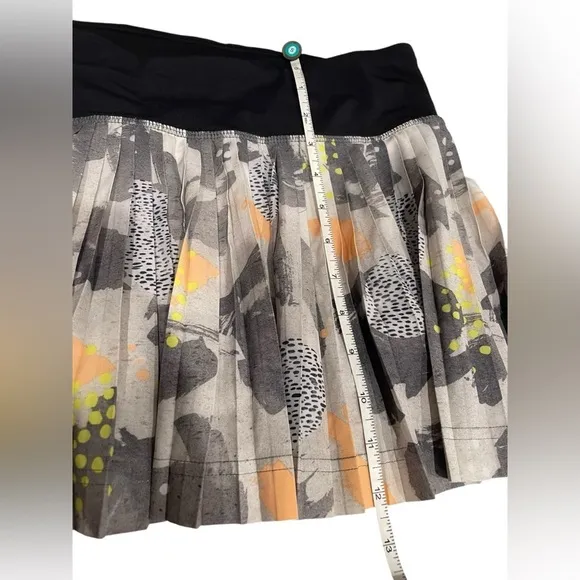 Lululemon Pleat to Street II Pleated Skirt Pickle Ball, Tennis, Golf- Size 6