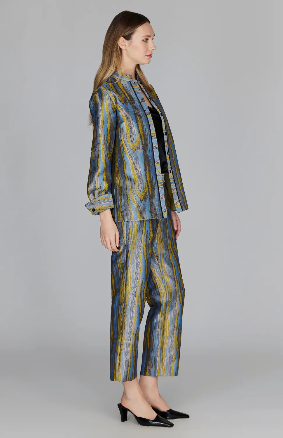 Moire Jacquard Mandarin Collar Blouse w/ Relaxed Sleeve