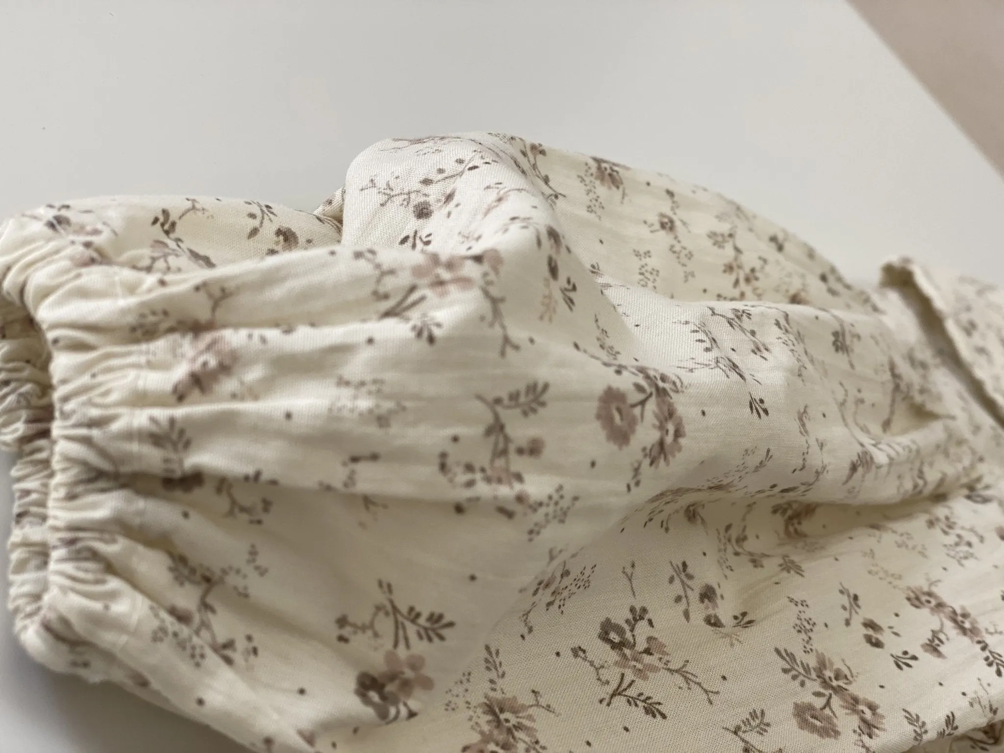 Monbebe Elder Blouse (2 colour options)
