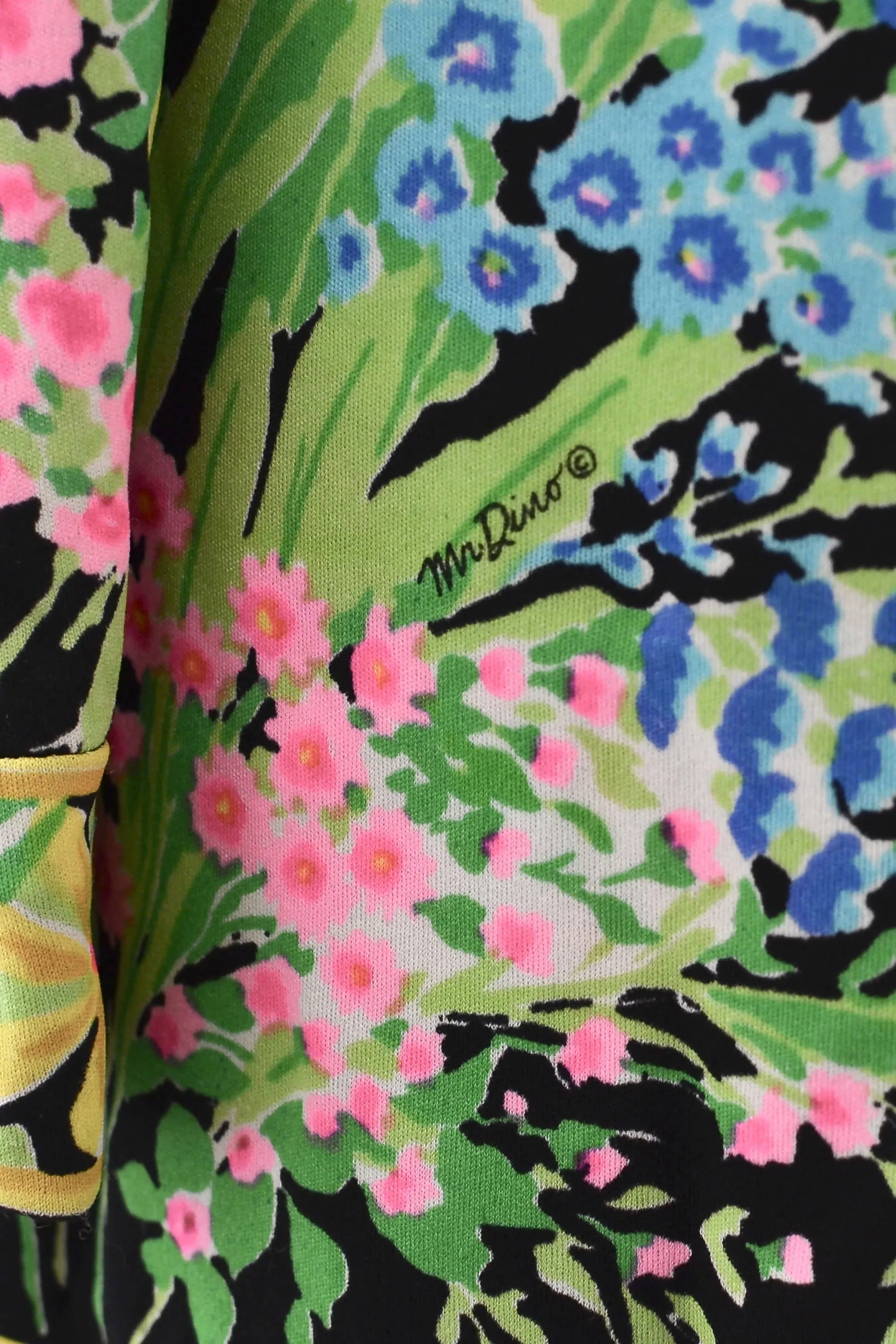 Mr. Dino Floral Set