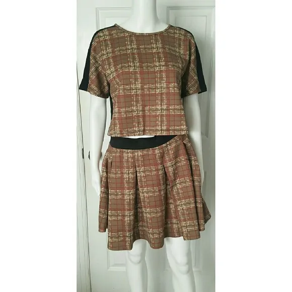 NWT 2 pc ROMEO &amp; JULIET COUTURE skirt &amp; top set