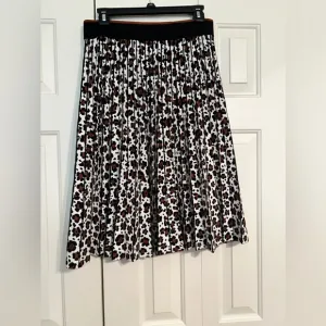 NWT Ann Taylor Animal Print Pleated Skirt Size Medium Petite