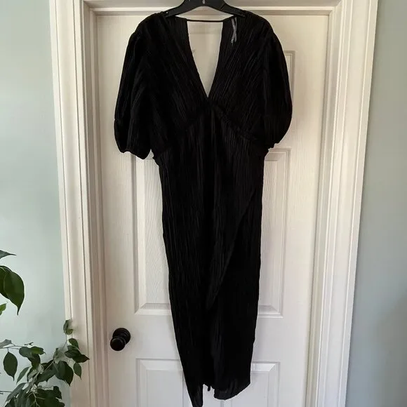 NWT Anthropologie v-neck pleated slim midi dress, S, black