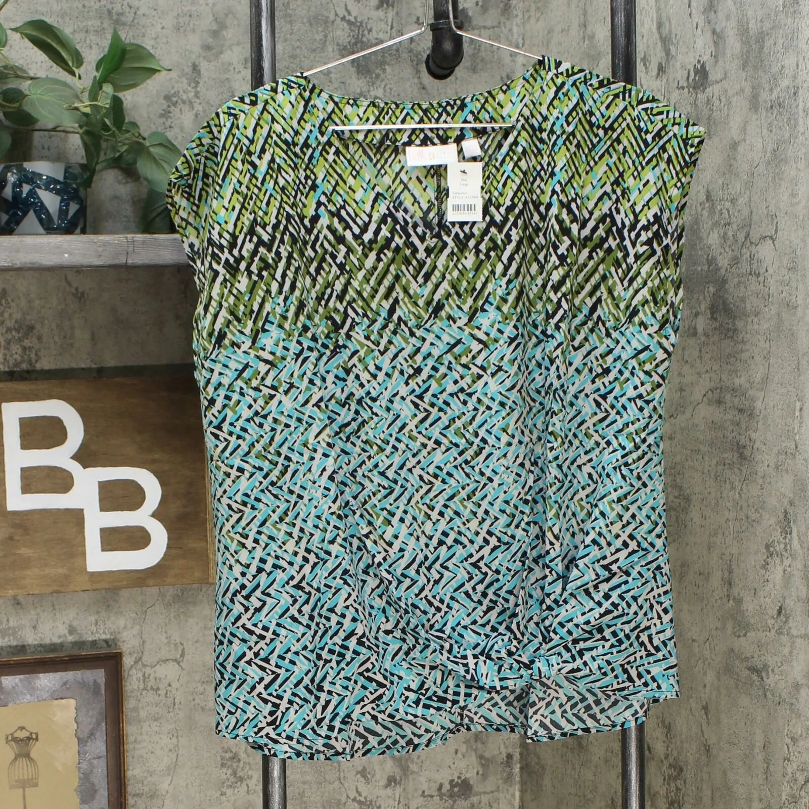 NWT Belle By Kim Gravel Womens Woven Abstract Print Top W/ Front Knot. A355041 M