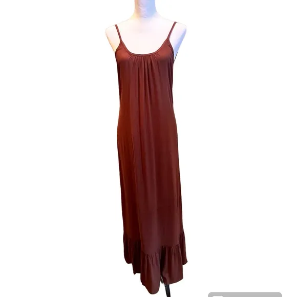 NWT CHASER WOVEN Tiered Low back Maxi Dress