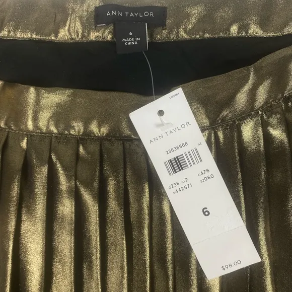 NWT Gold Metallic Ann Taylor Pleated Long Skirt Size 6