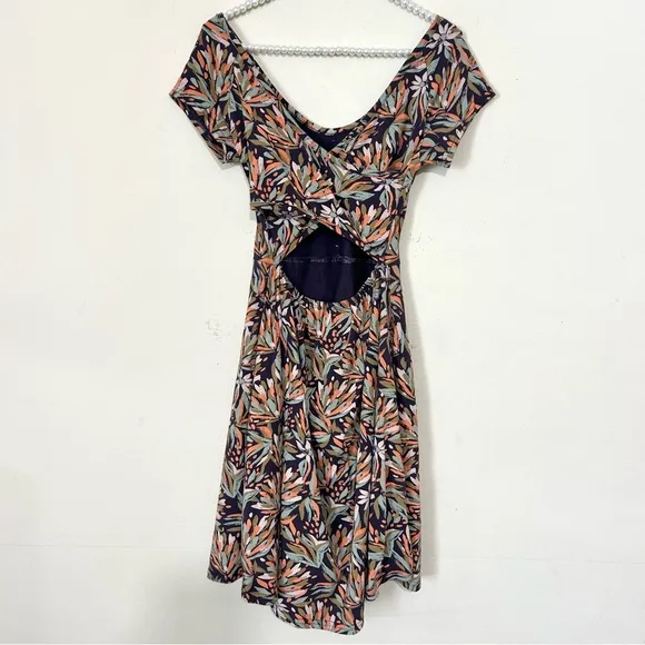 Pact Short Sleeve Black Patterned Open Back Sustainable Fashion Dress SIZE SMALL