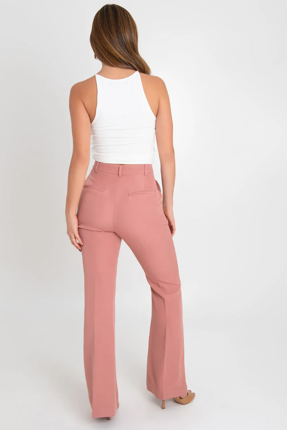 Pantalón ajustado flare fit con raya
