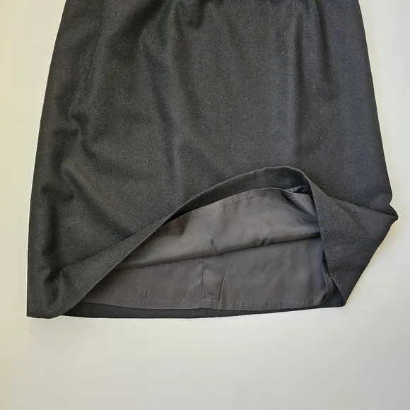 Pendleton 100% Pure Virgin Wool Solid Black Lined Skirt Midi Size 12 Vintage