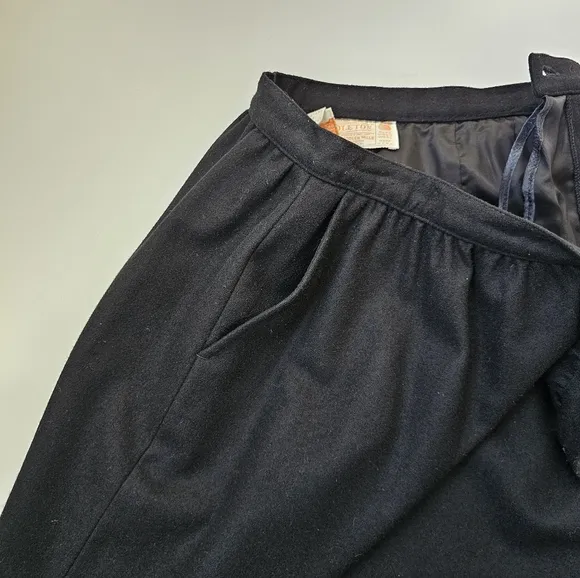 Pendleton 100% Pure Virgin Wool Solid Black Lined Skirt Midi Size 12 Vintage