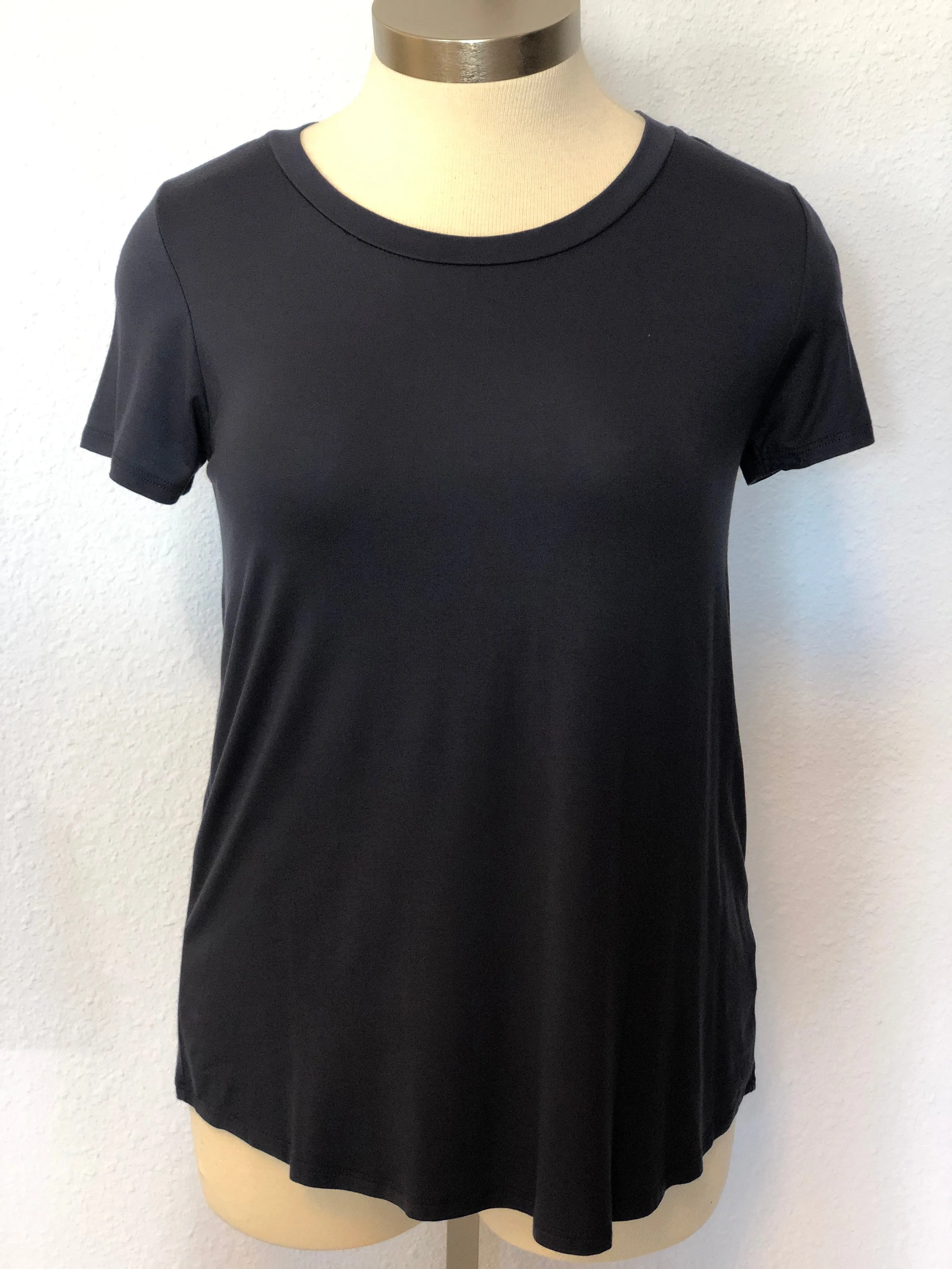 PLUS SOLID CAP SLEEVE TOP