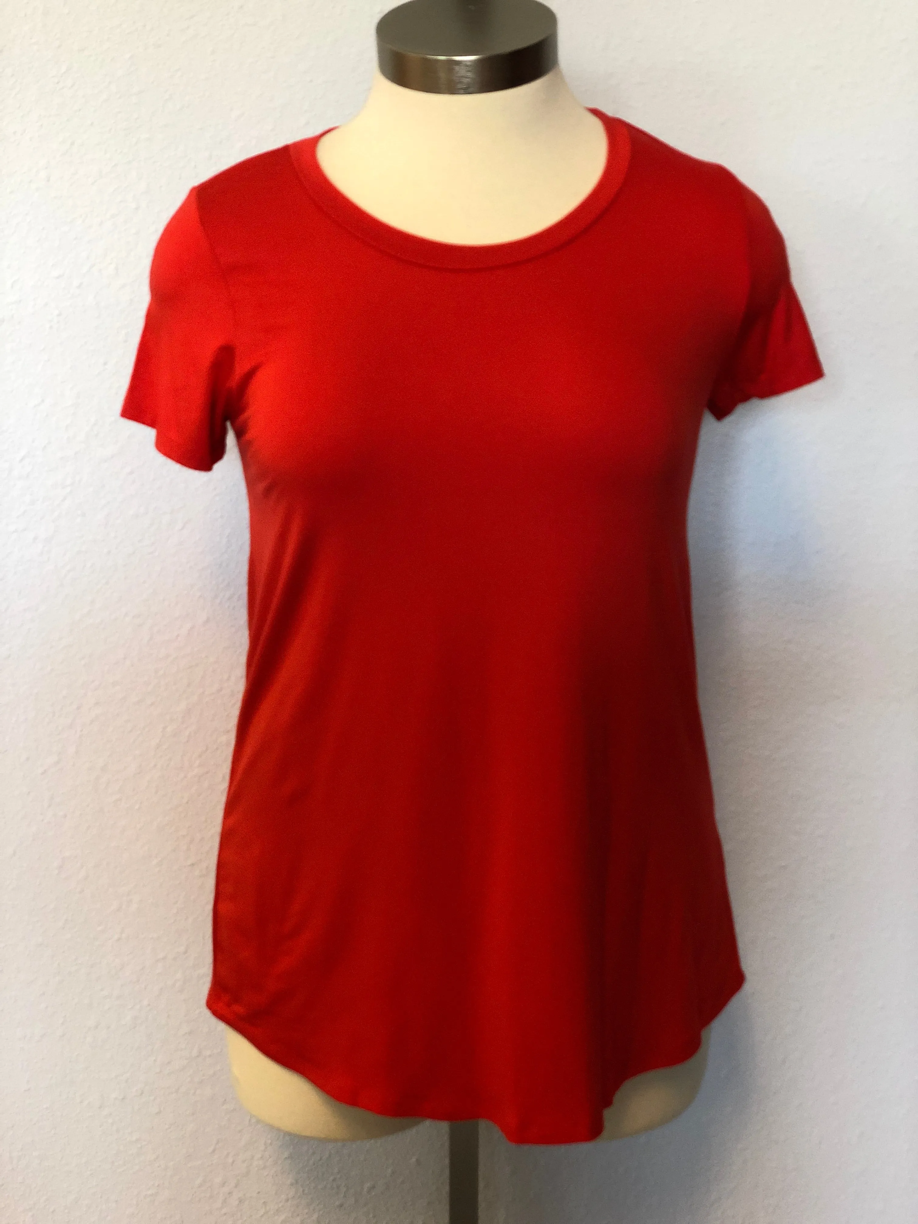 PLUS SOLID CAP SLEEVE TOP