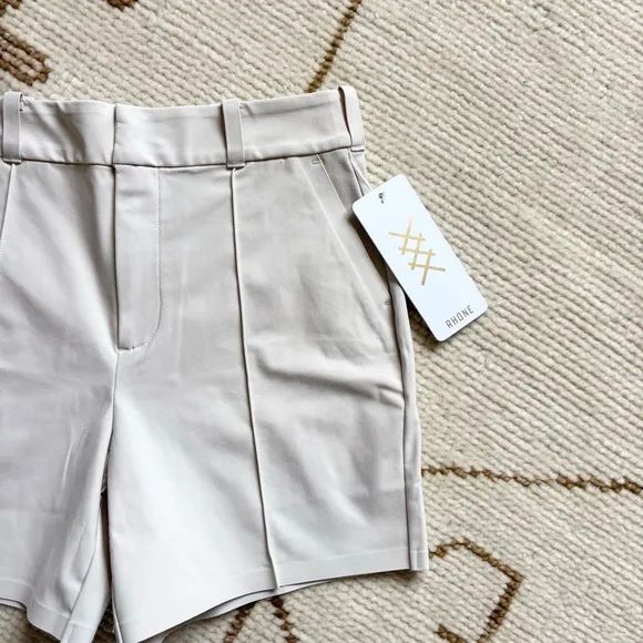 RHONE NWT Women’s Birdie Trouser Short Light Sand 2