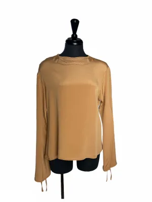 Salem Alducin Sweetheart Collar Flared Blouse