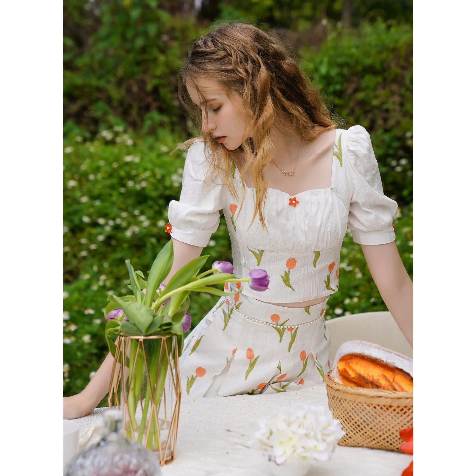 Short tops and long skirts with tulip flowers
