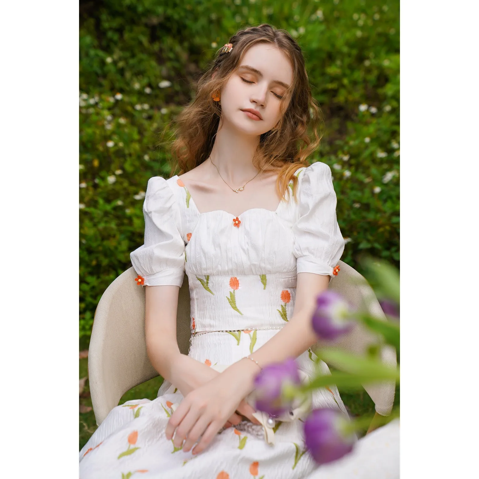 Short tops and long skirts with tulip flowers