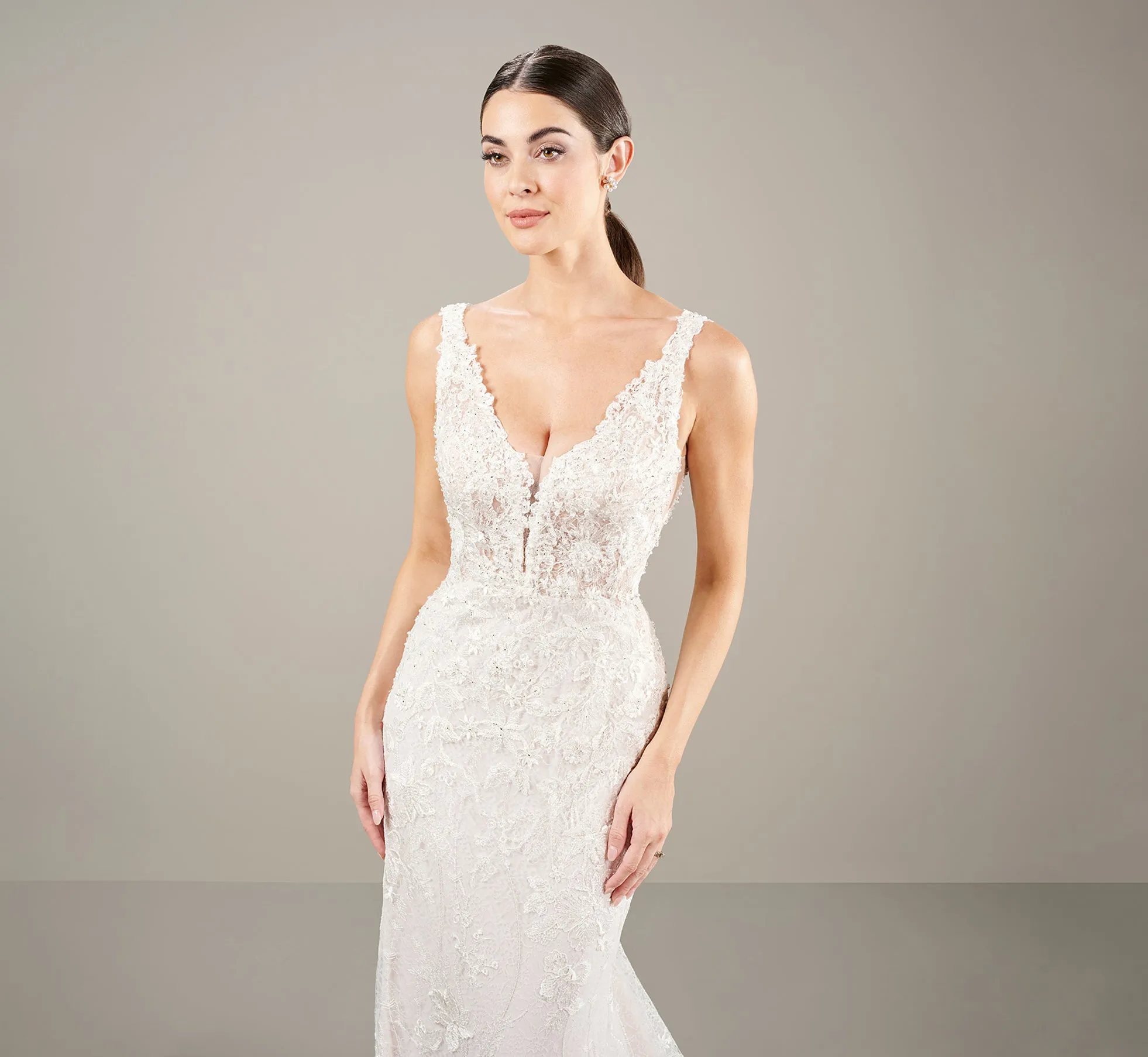 Slim Fit And Flare Gown With Detachable Feathers In Ivory Almond