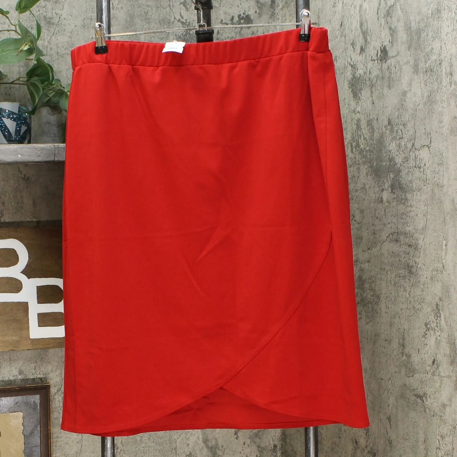 Slinky Brand Women's Luxe Crepe Tulip Pencil Skirt