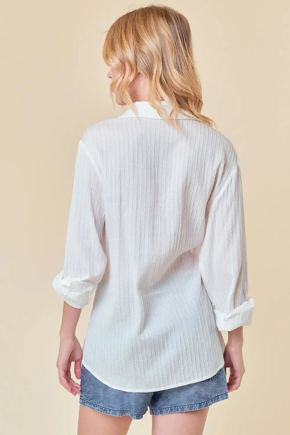 TEXTURED POINT COLLAR WRAP TOP